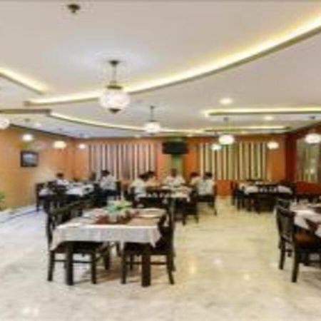 Hotel Chanakya Agra  Exteriör bild