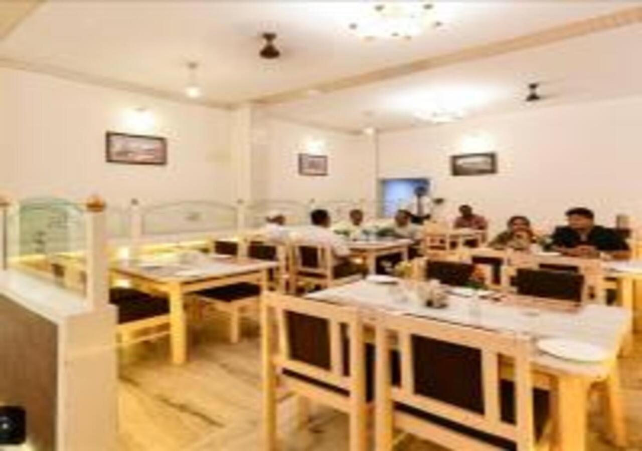 Hotel Chanakya Agra  Exteriör bild