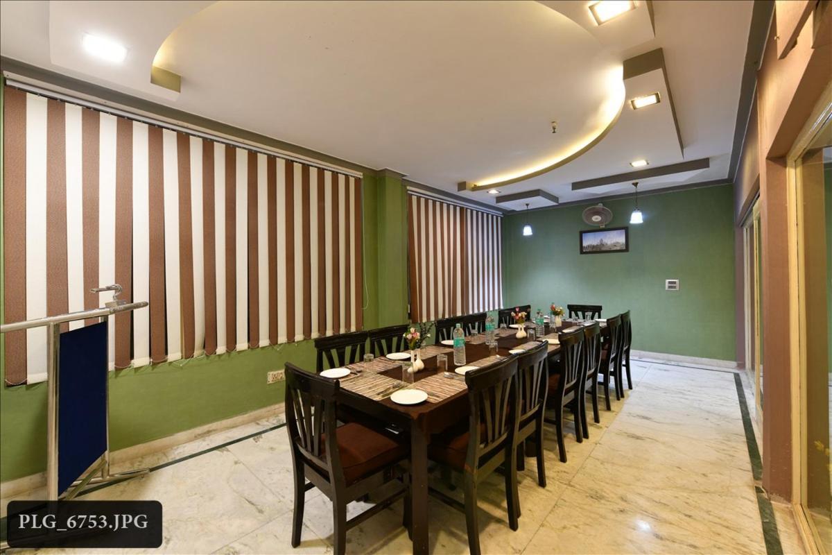 Hotel Chanakya Agra  Exteriör bild