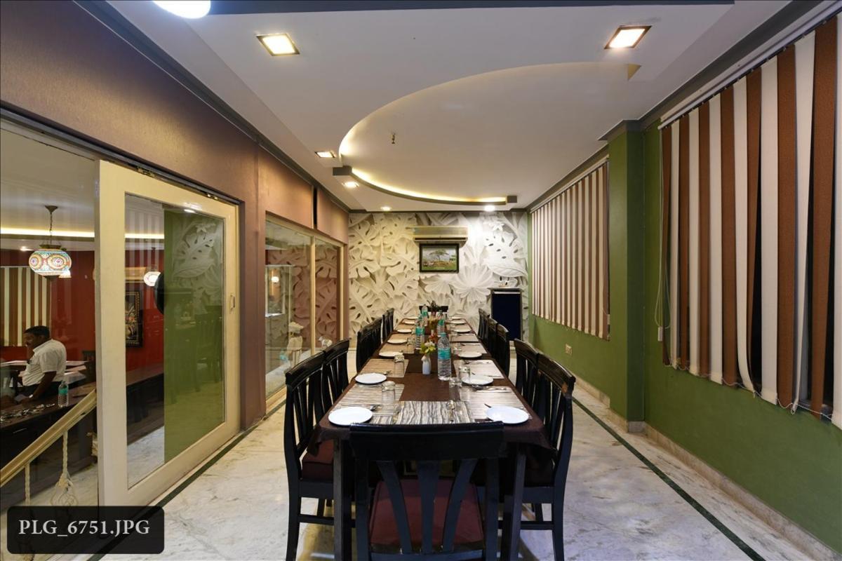 Hotel Chanakya Agra  Exteriör bild