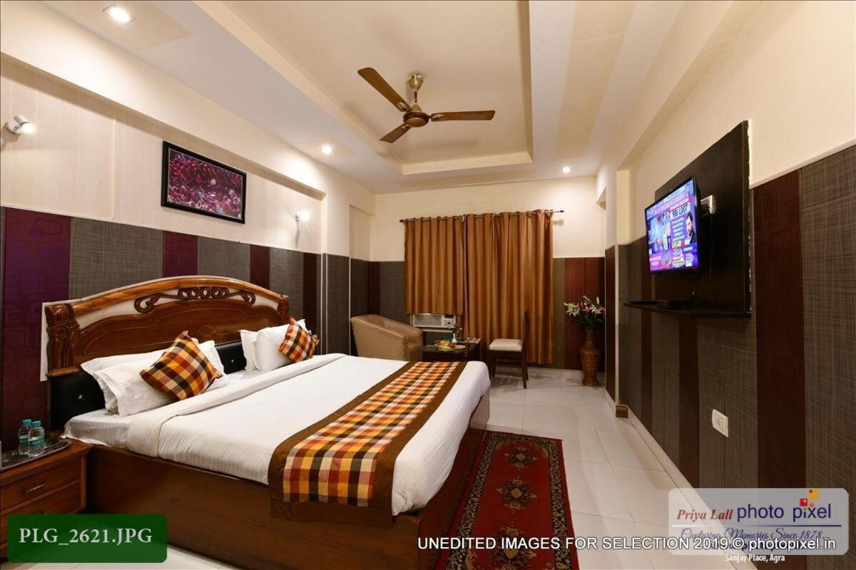 Hotel Chanakya Agra  Exteriör bild