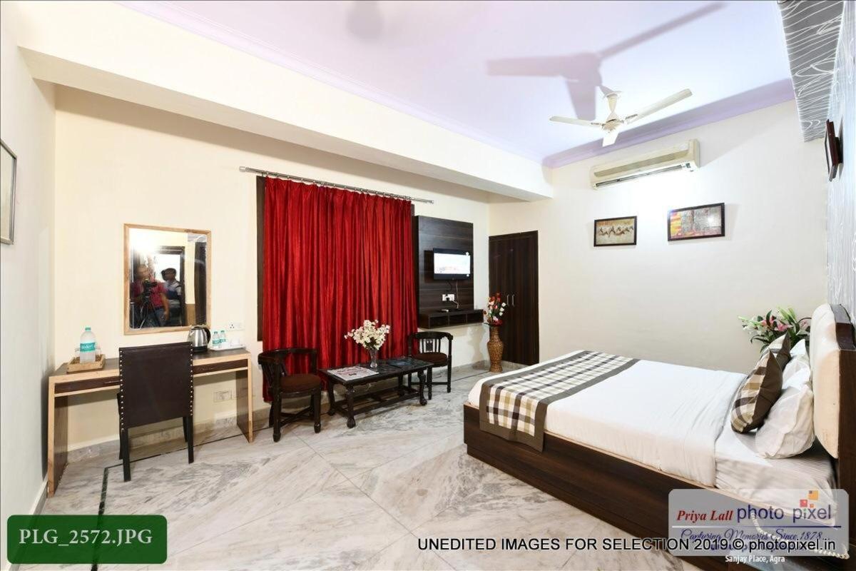 Hotel Chanakya Agra  Exteriör bild