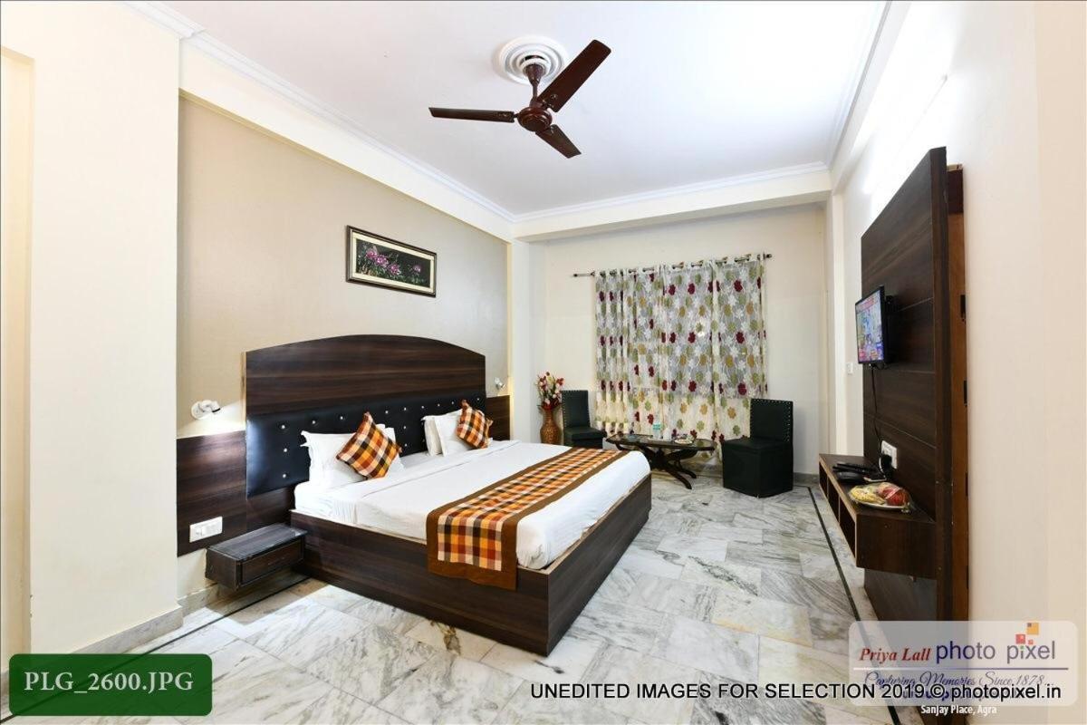 Hotel Chanakya Agra  Exteriör bild