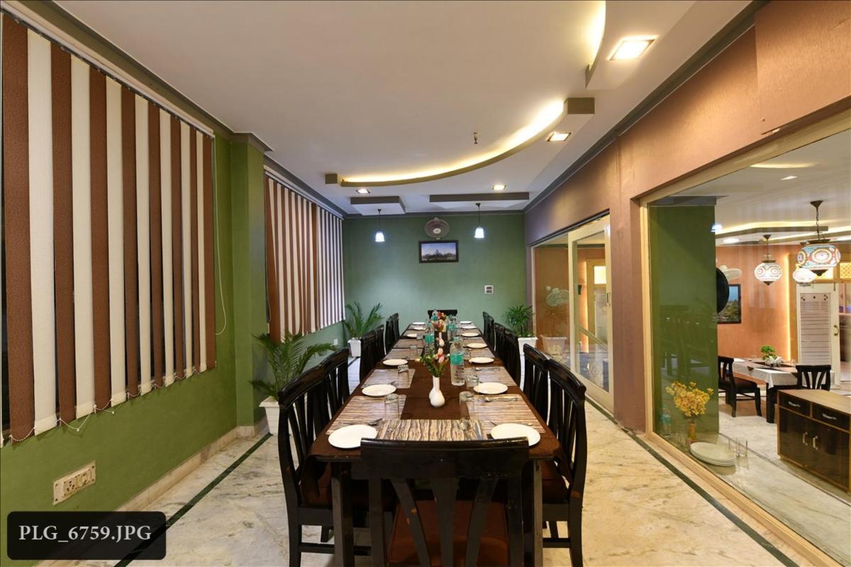 Hotel Chanakya Agra  Exteriör bild